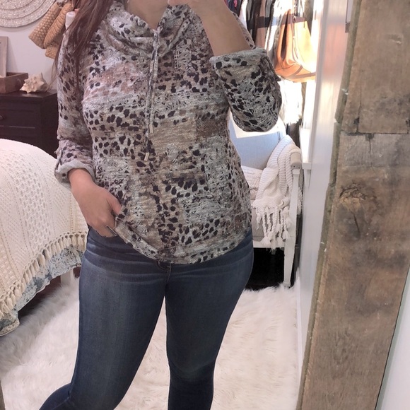 Ruby Road size small leopard print mock turtleneck sweatshirt - Picture 1 of 5